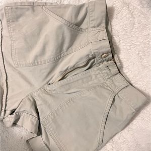 Abercrombie and fitch beige shorts